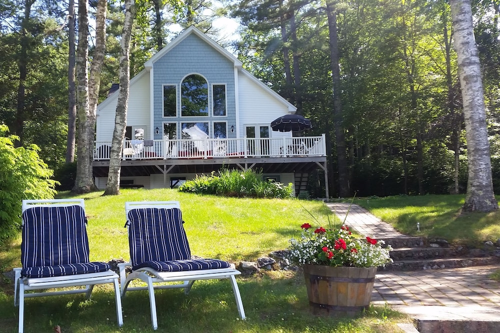 Lake Winnipesaukee Waterfront Cottage - ONLY on VRBO!