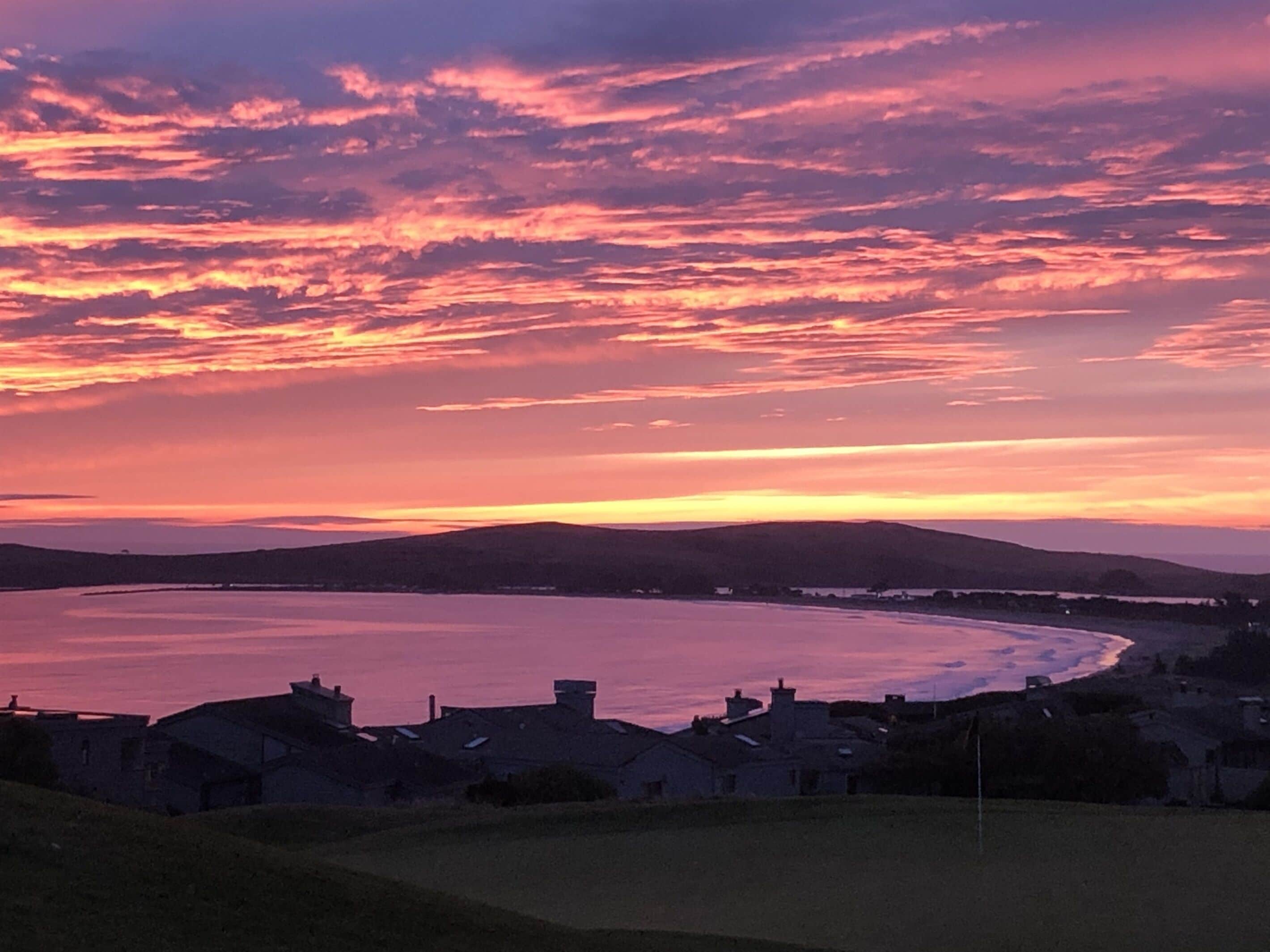 Great Views/Short walk to beach/Hot tub/Backs to First Fairway on Gull Drive