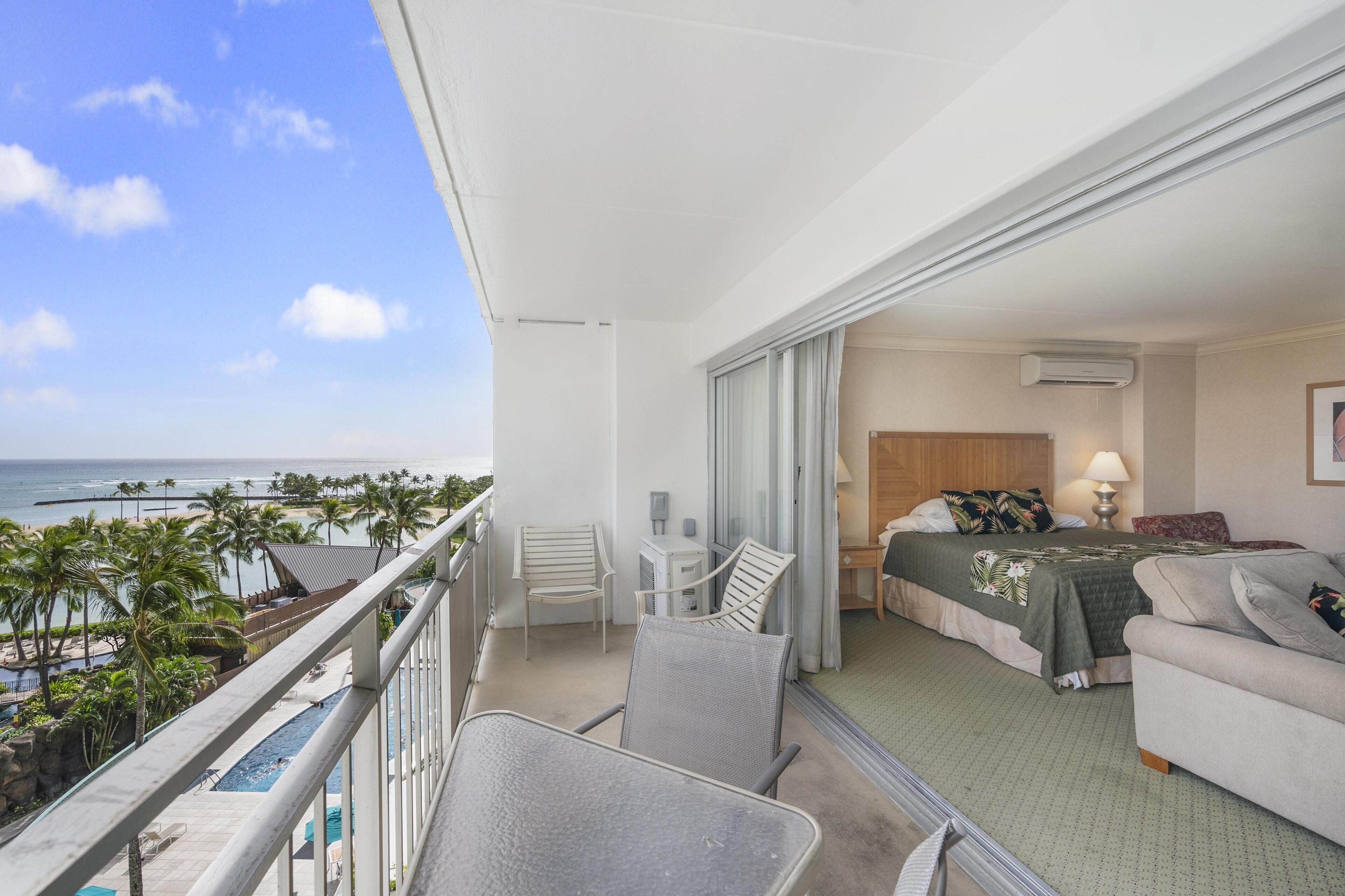 Ilikai Hotel 638 - Ocean/Lagoon View