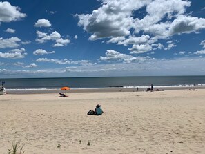 On the beach - Oceanfront Beachfront Home, Just Steps From The Ocean (Rehoboth Beach)
