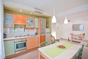Fridge, oven, dishwasher, toaster
