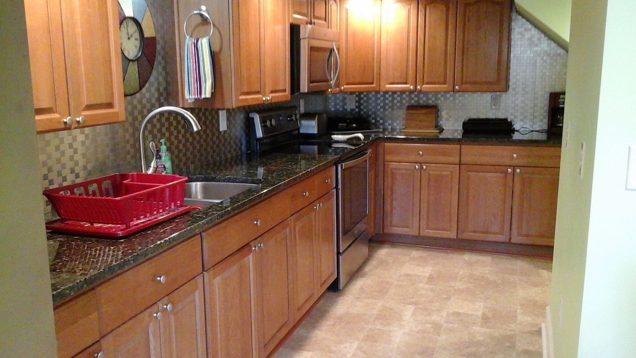 Lakefront Living! Paddle boat, Canoe, Fishing, and More! Sleeps 12!