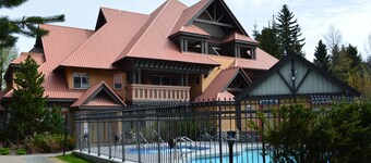 Location! Location! Minutes walk to village. Across from pool / hot tub