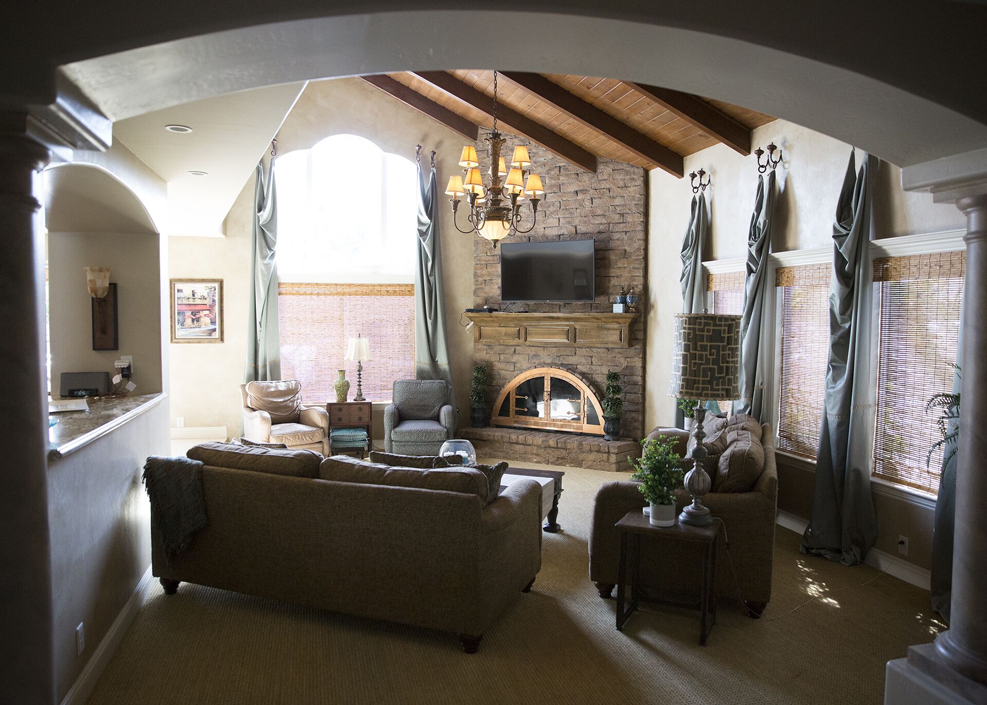 Luxury Home on Oxnard Channel; Walk to Beach, Shop, & Dining