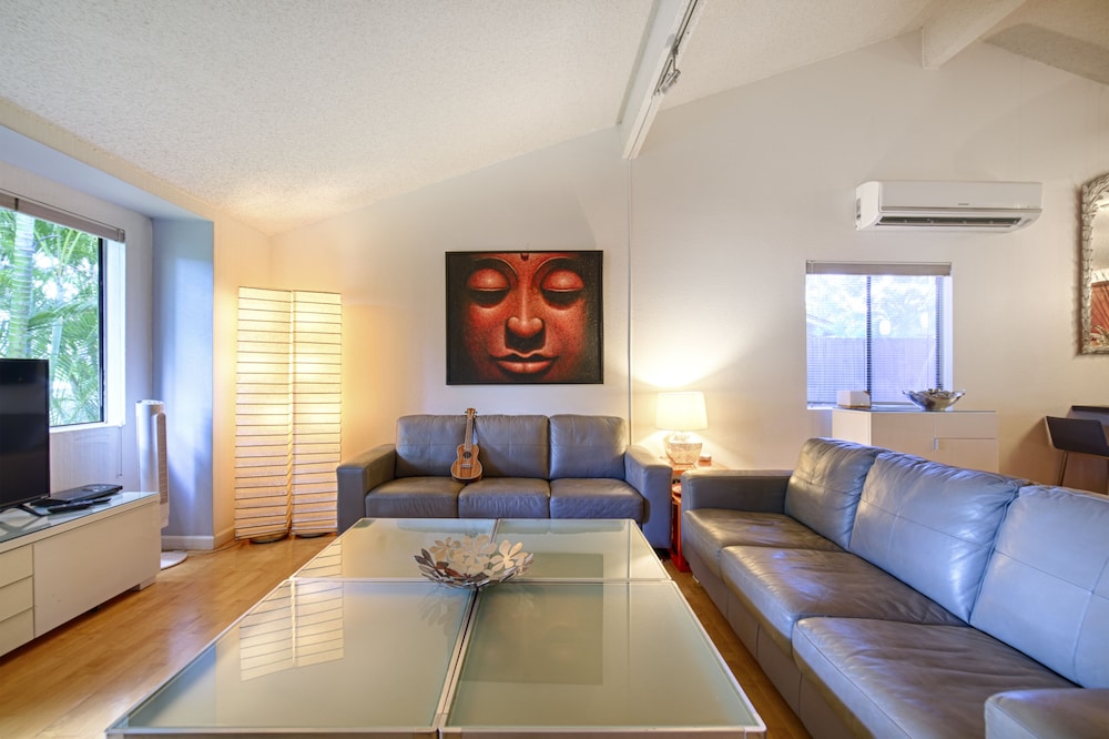 UPSCALE HOME FOR 6 - GREAT YARD & ALL THE BEACH TOYS - Sleep On Maui House