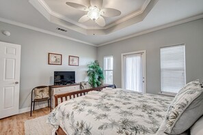 4 bedrooms, WiFi, bed sheets - Oceanview- Beach Views-4 bedroom, 3 bath home that sleeps 14. (Crystal Beach)