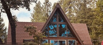 Chalet Near Apple Hill, Sly Park Jenkinson Lake,Placerville winetasting, Skiing