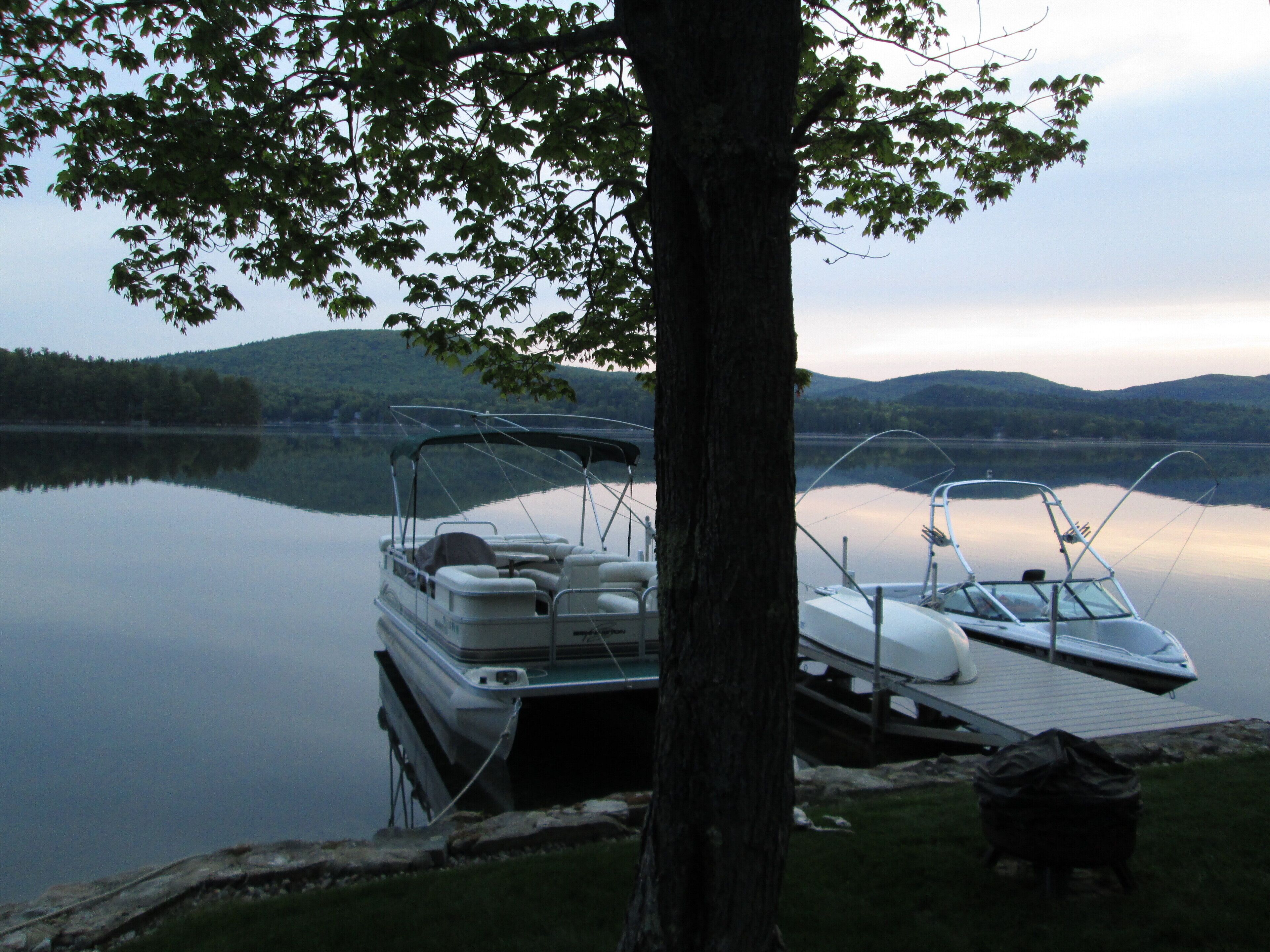 Merrymeeting Lake Living Retreat - Perfect Location For Couples or Family 