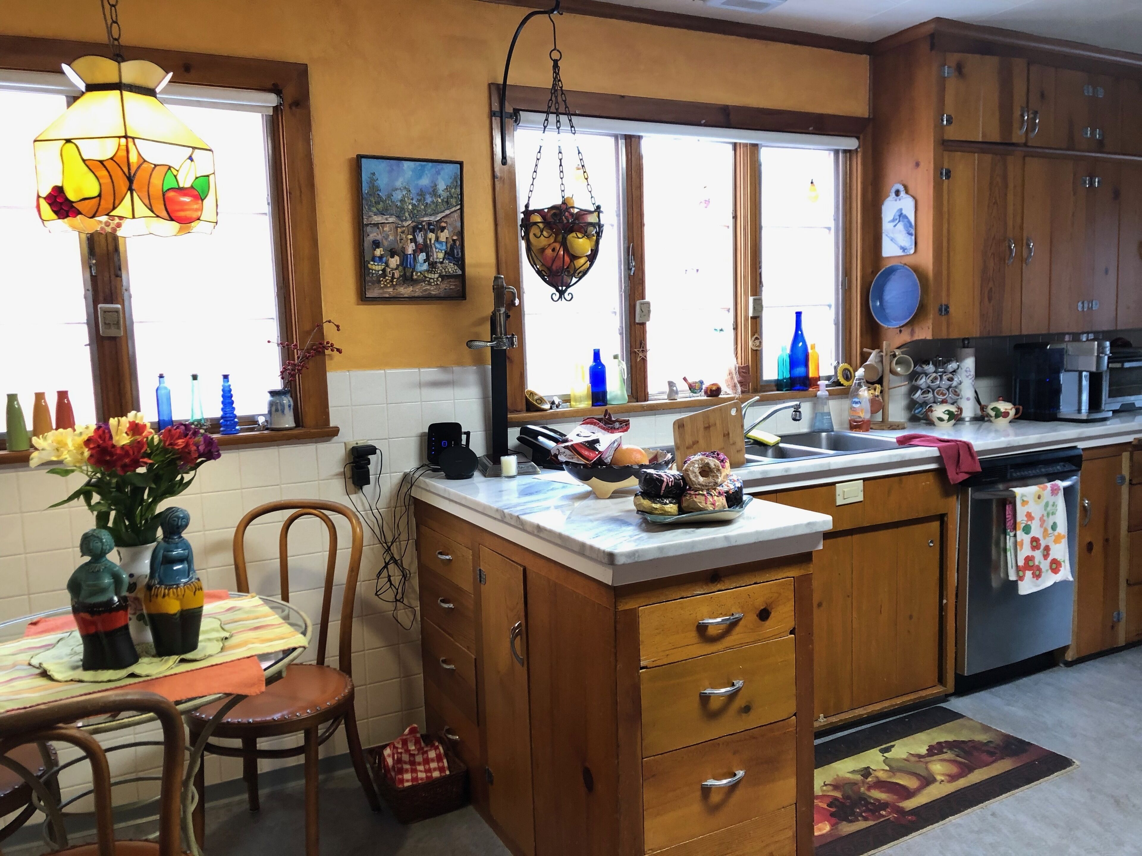 Beautiful Original Artwork Throughout A Quaint Centrally Located Helena Home