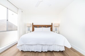 3 bedrooms, travel cot, free WiFi, bed sheets