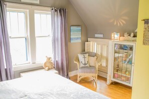 3 bedrooms, iron/ironing board, travel cot, WiFi