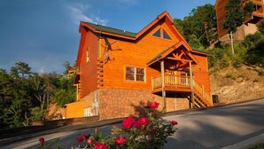 Unclassified image, 5 of 22, button - Pool Cabin in Pigeon Forge #unforgettable 2 bedroom w/Indoor Pool, Games & Full Theater! (Pigeon Forge)