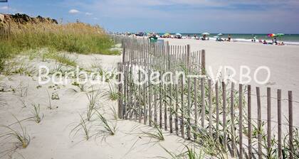 Lemmikkiystävällinen Ocean Front Condo-parveke - näkymä merelle