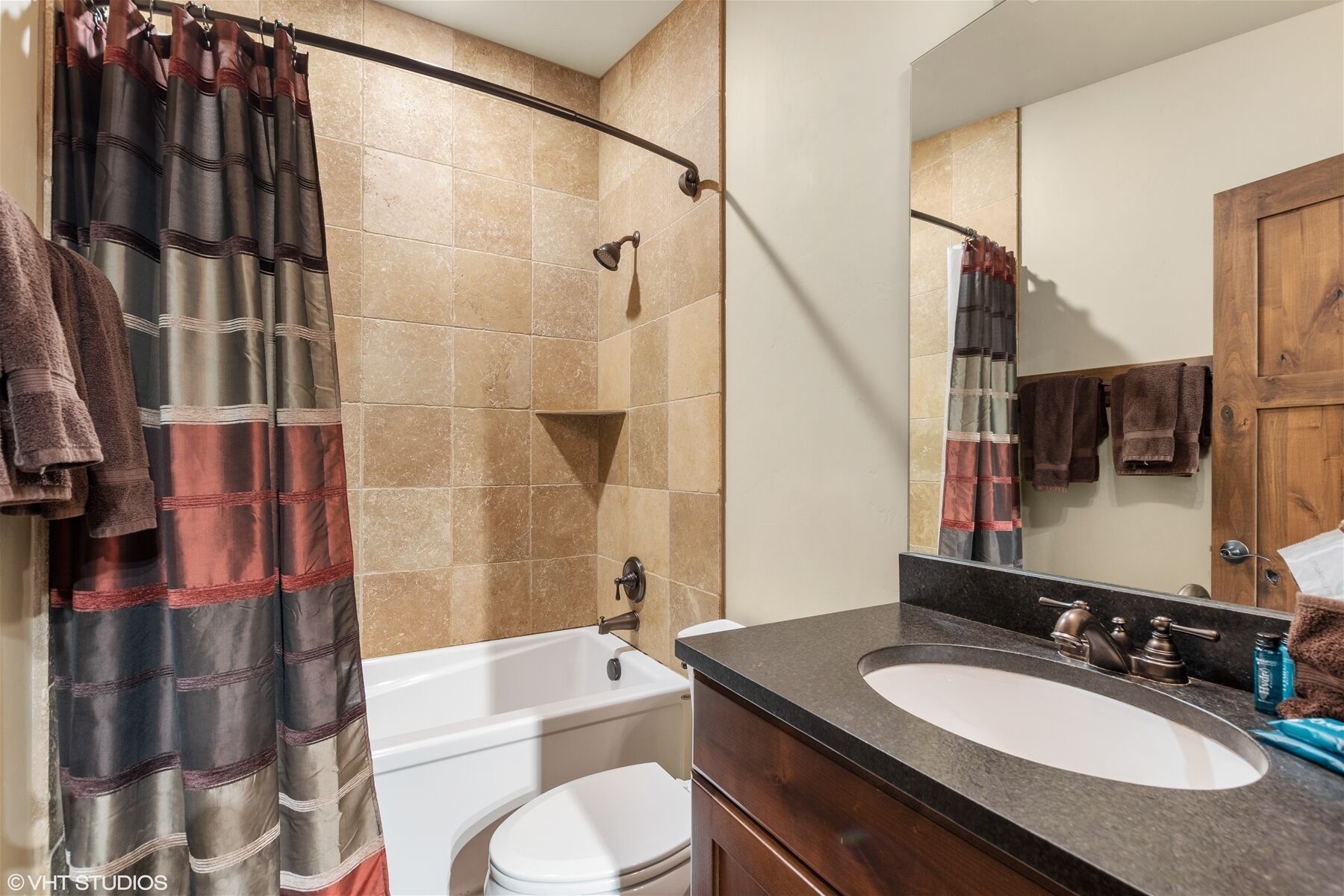 Landing A - River Front Townhouse w/ Private Hot Tub, Fire Pits & River Views!