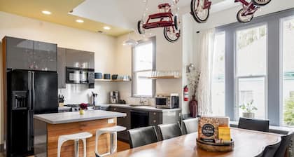 Amazing location, modern decor, family-friendly in Alberta Arts. Pets welcome!