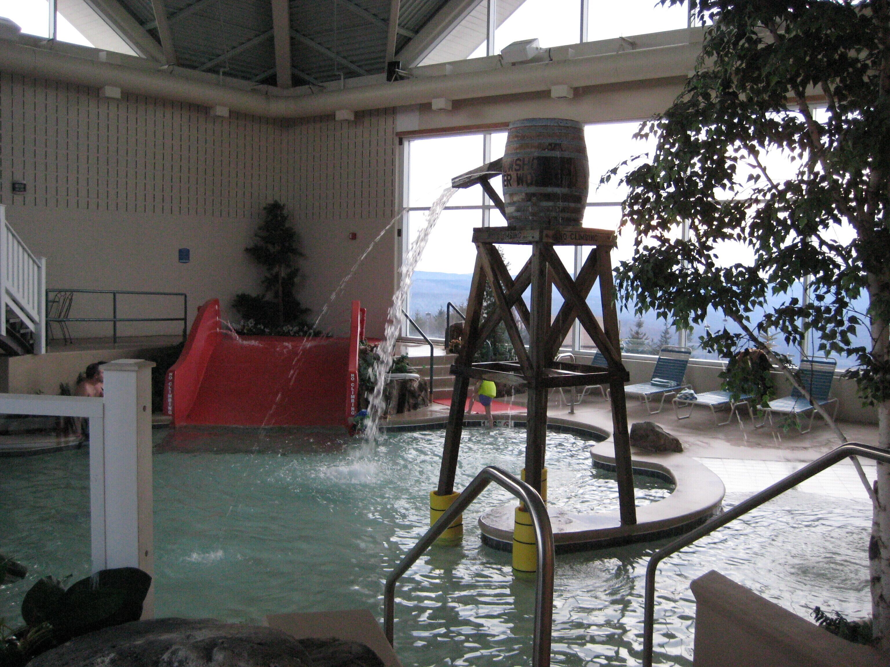 Een verwarmd zwembad