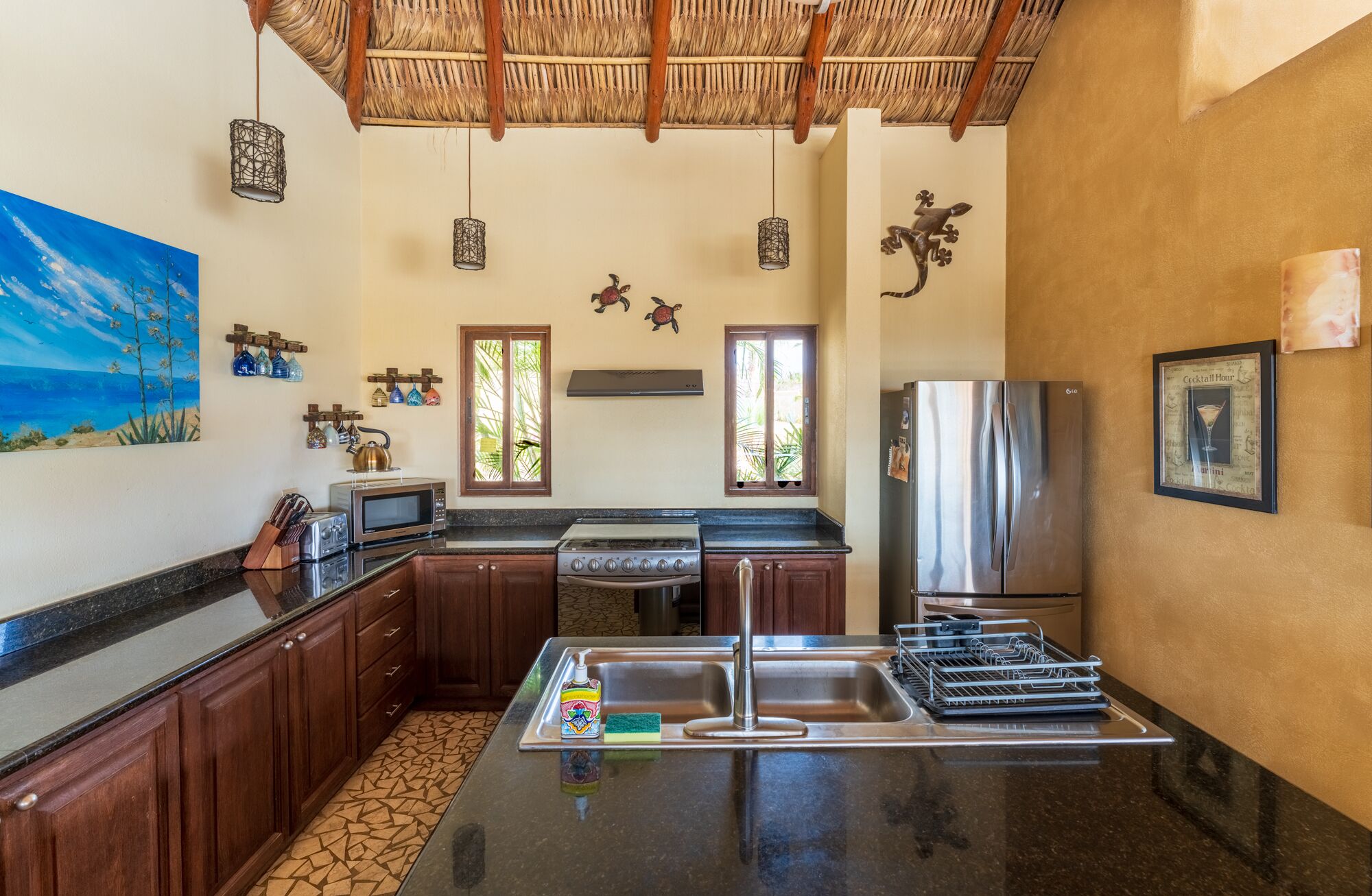  Three Bedroom Resort Home, Big Ocean Views, Heated Salt Water Olympic Lap Pool