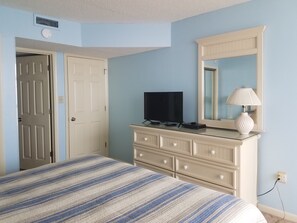 3 soverom, strykejern/-brett, wi-fi og sengetøy