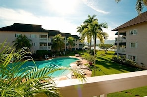 Pool - Beautiful Luxury Oceanfront Property Montego Bay Property (Montego Bay)