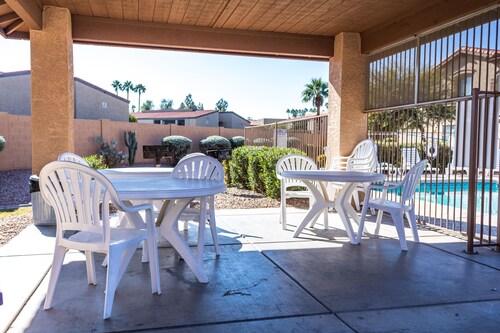 Central location, cozy, quiet, gated. Your home base to explore!