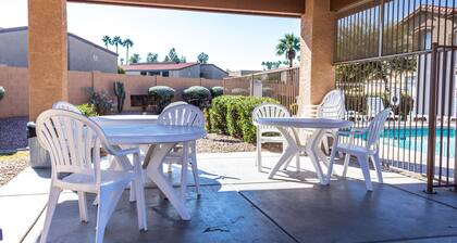 Central location, cozy, quiet, gated. Your home base to explore!