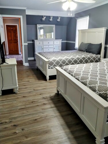 PRIVATE POOL - Family Fun 6BR  4 BA Complete Privacy on land!