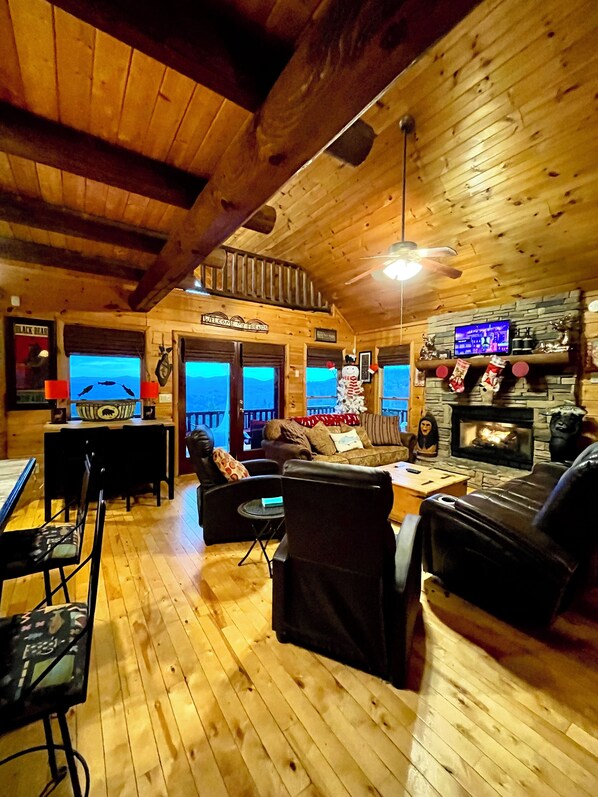 Smart TV, fireplace, DVD player, table football