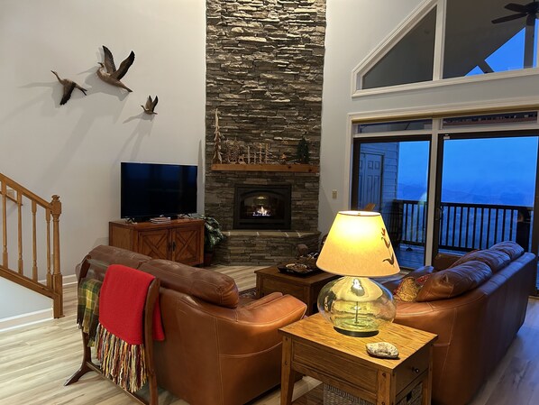 TV, fireplace, DVD player - Unforgettable Views @ The Reserve Atop Sugar Mt 0.4 mi From Slopes (Sugar Mountain)
