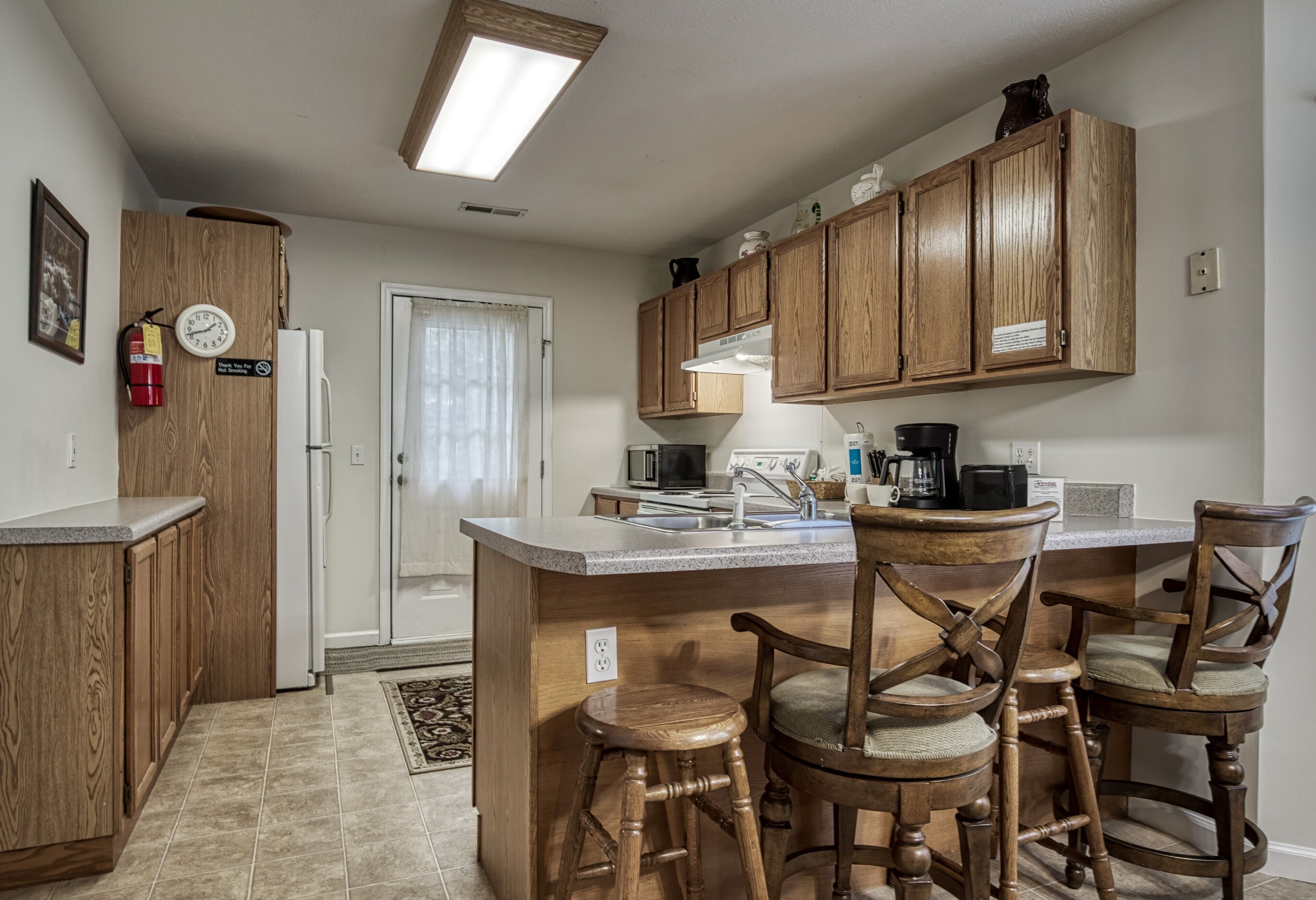 1 Mile From Pigeon Forge Parkway-River Front Cottage-Fishing year round-One story