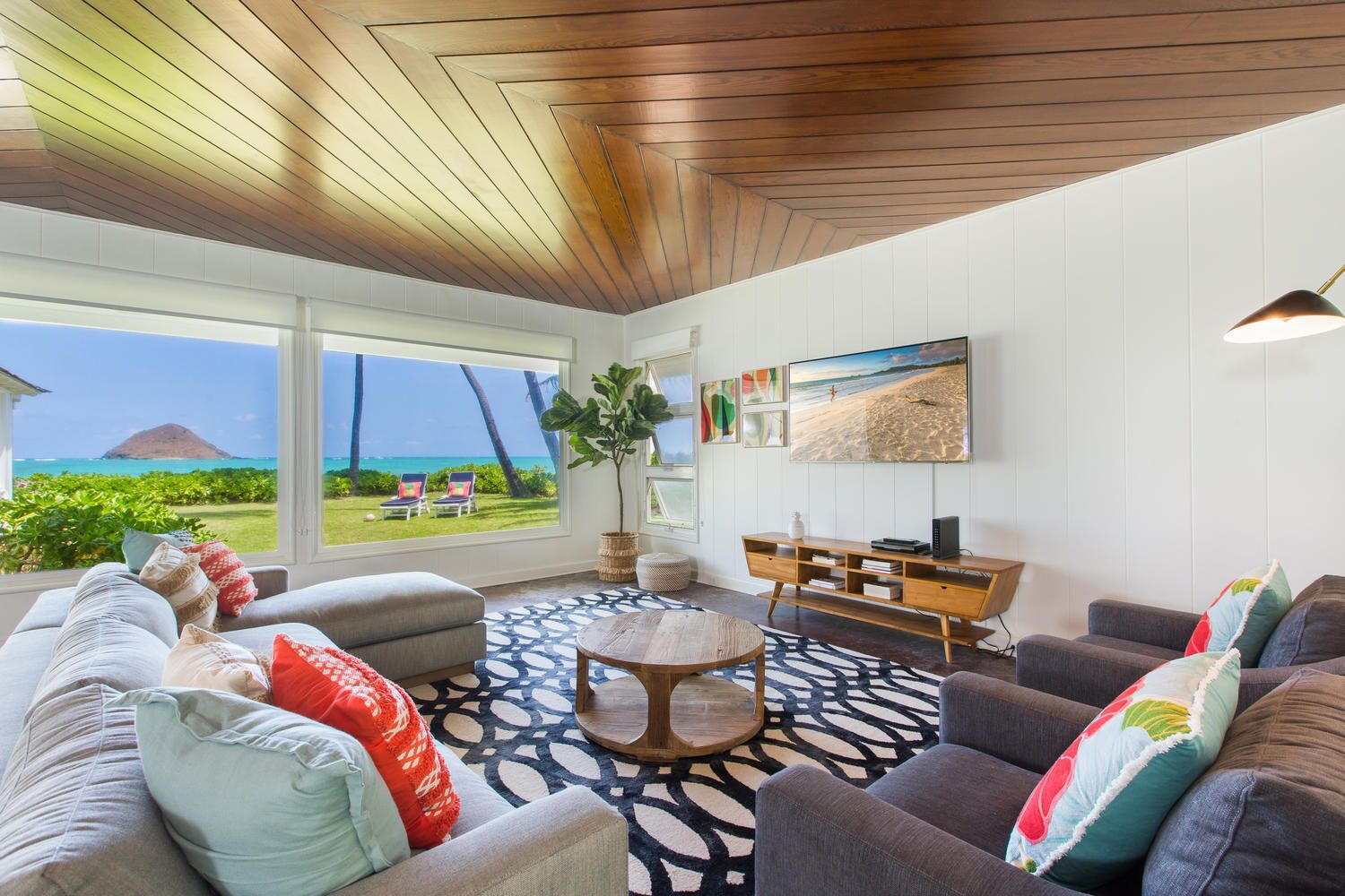 Gorgeous Oceanfront Home w/Mokulua Isle Views, Yard & AC: Lanikai Oceanside