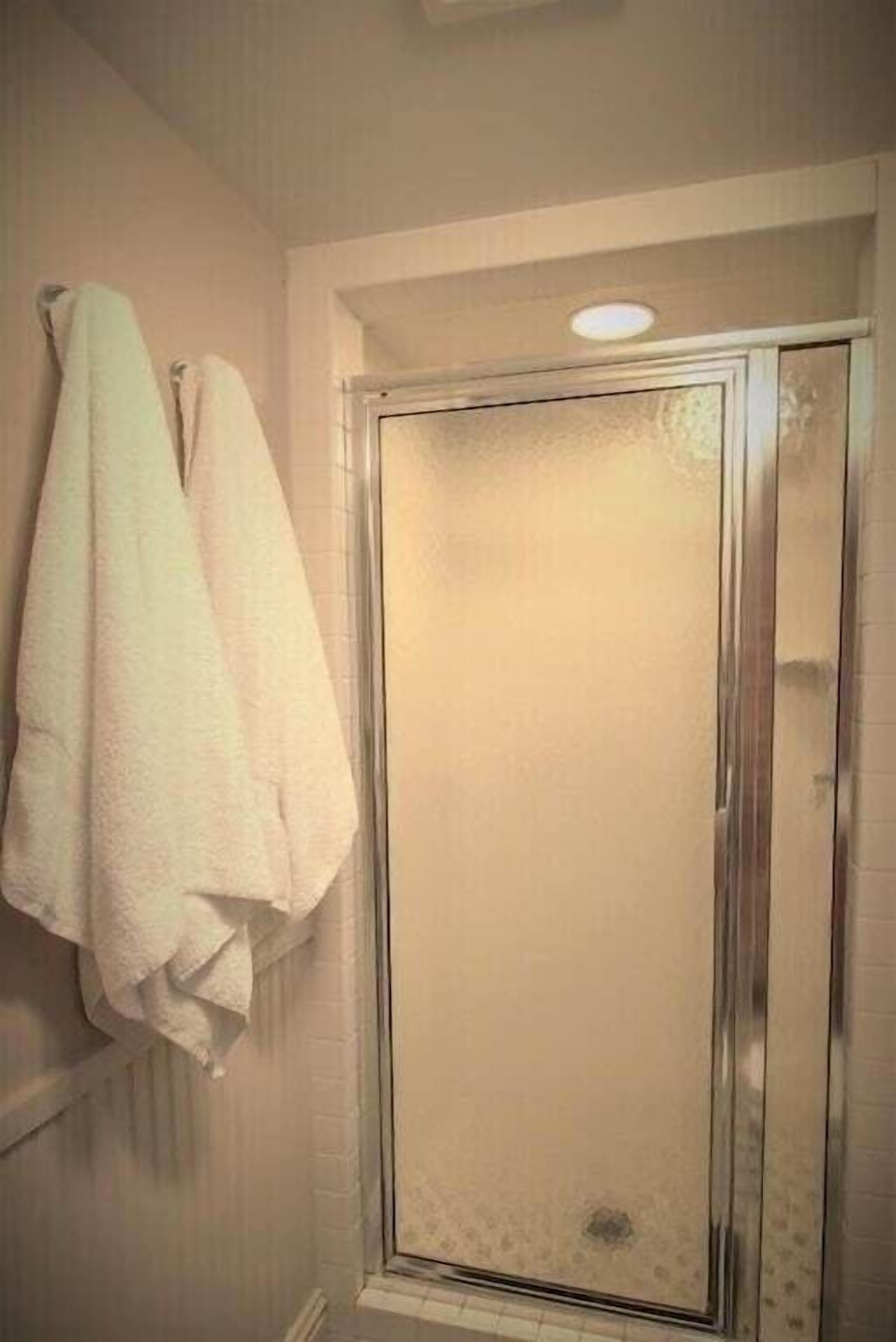 1870's Luxury Guest Cottage, Historic Downtown St. Charles, Mo.