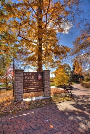 Property grounds - 1870's Luxury Guest Cottage, Historic Downtown St. Charles, Mo. (St. Charles)