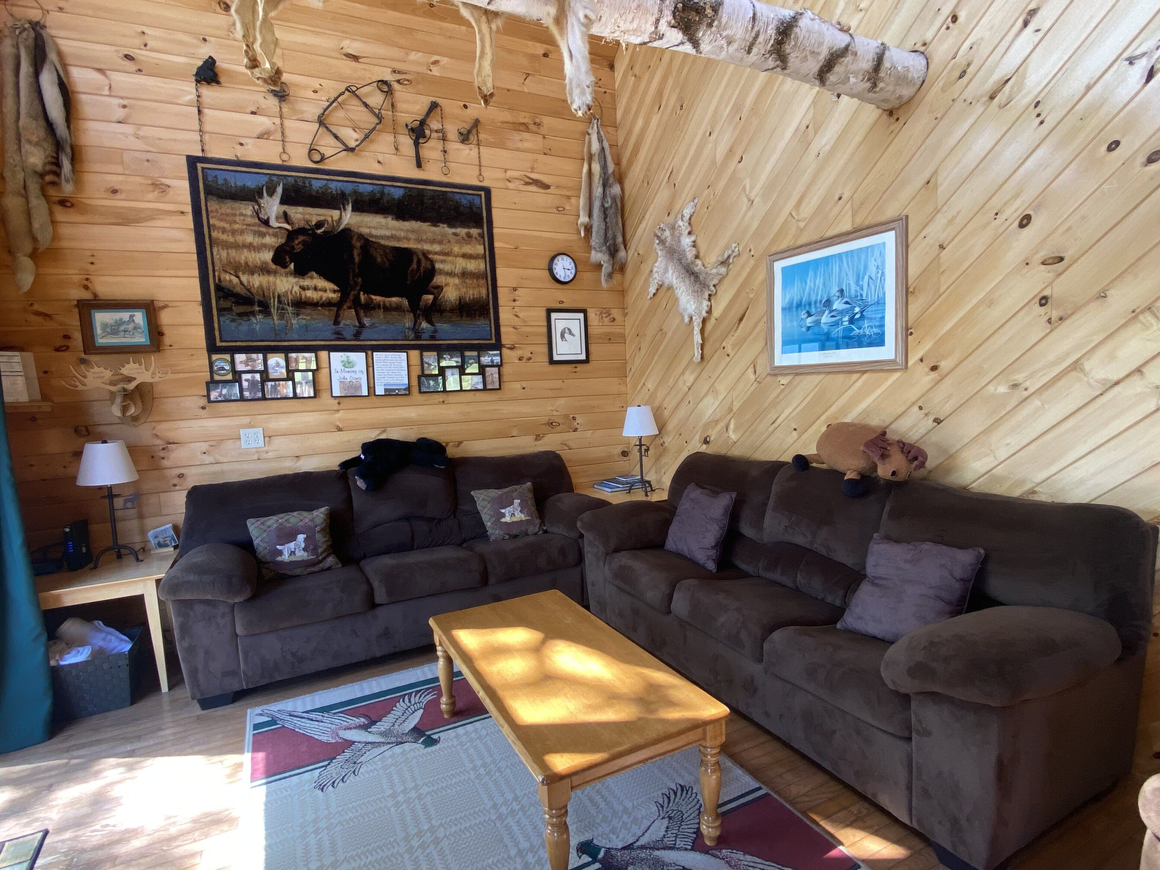 Sleeps 7-10, Hot tub, Team Parties Welcome!  