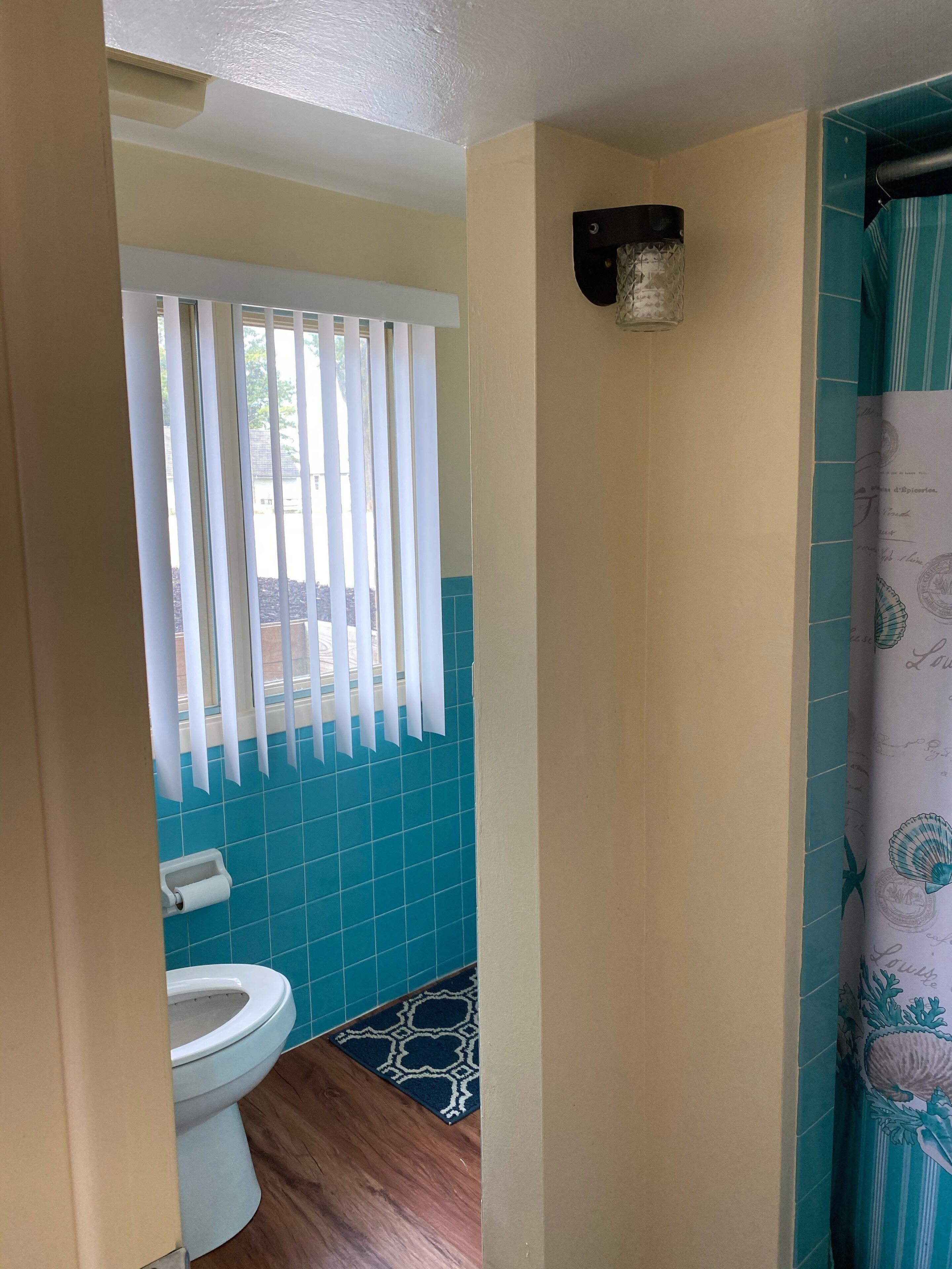 "The Beach Hive" unit 1; lower-level apartment on the Lake