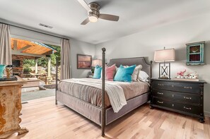 4 室のベッドルーム、アイロン / アイロン台、WiFi (無料)、ベッドシーツ