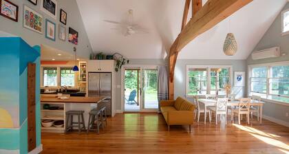 Rauhallinen Getaway Stockbridge Woodsissa - keskeisellä paikalla!