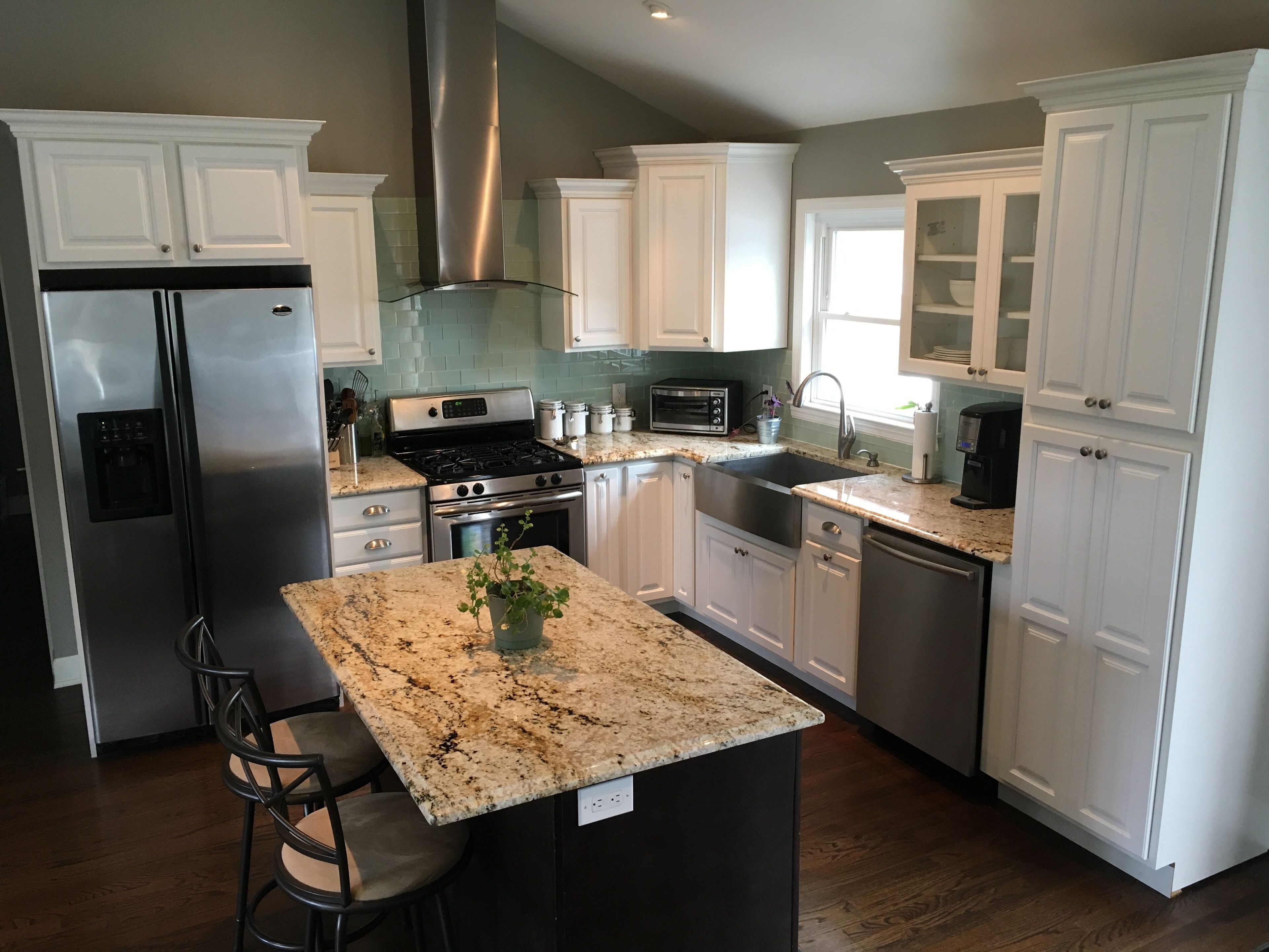 Sunny and Bright Home in Central Location!