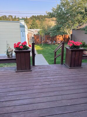 Terrace/patio - Beautiful 2BR, 2BA Condo in Historic Downtown Home Sleeps 4 (Red Lodge)