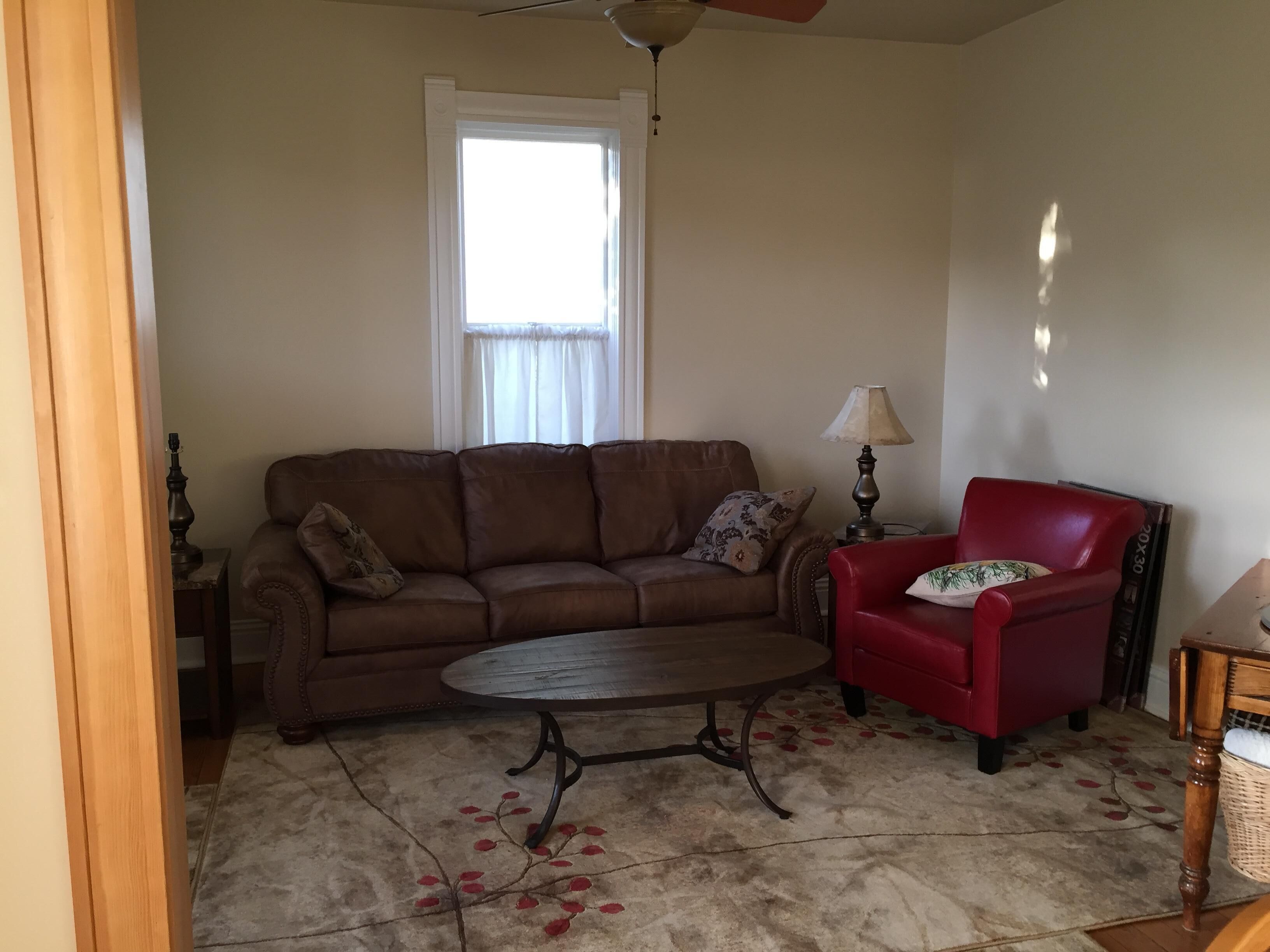 Beautiful 2BR, 2BA Condo in Historic Downtown Home Sleeps 4