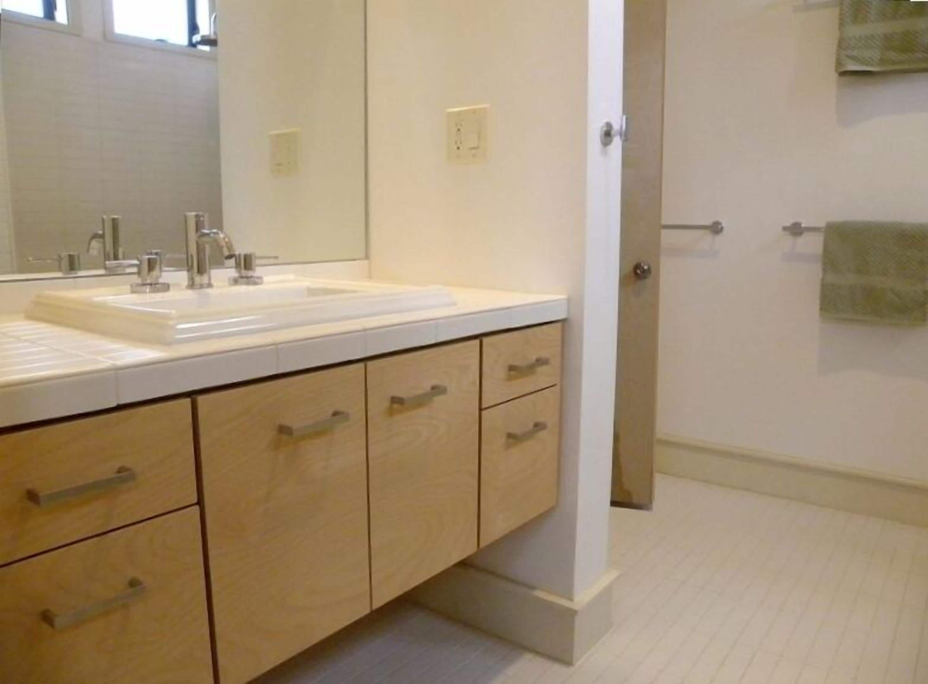 Eco-Modern Getaway - the Decarli House