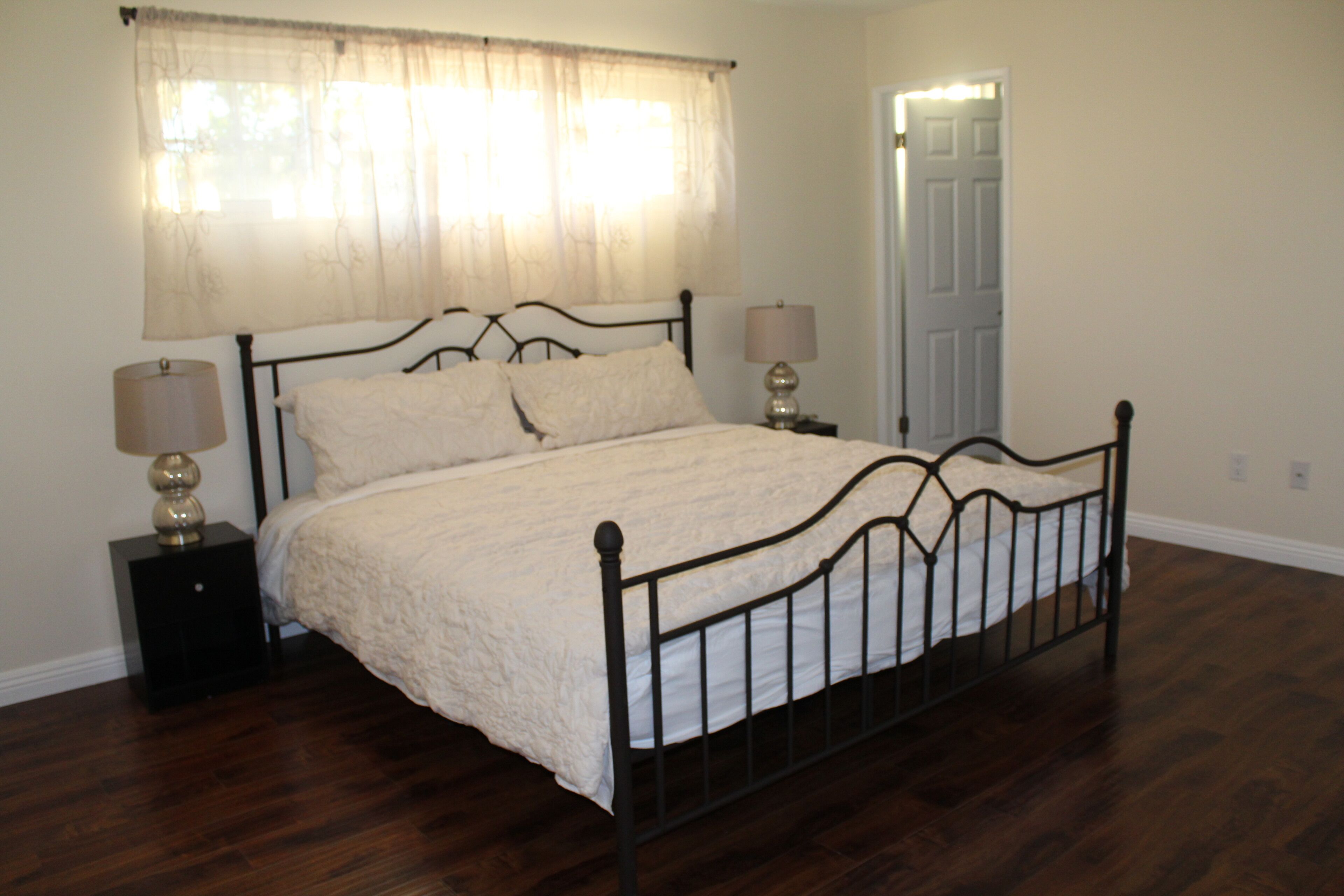 Fully furnished 3 Bed rooms 2 bath - Hanna place