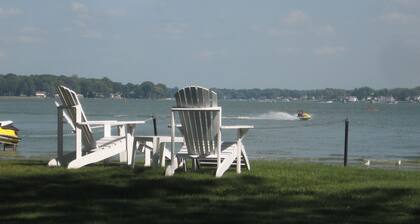 Macatawa Lake View Cottage by State Park and Bike Trails