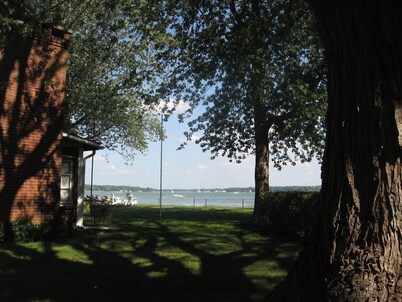 Macatawa Lake View Cottage by State Park and Bike Trails