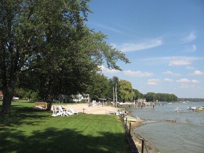 Macatawa Lake View Cottage by State Park and Bike Trails