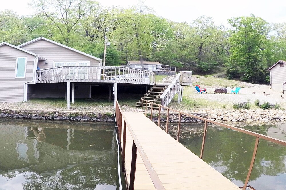 Dock Holiday Lake Front, Private Dock WOOF! 12 Mile Marker