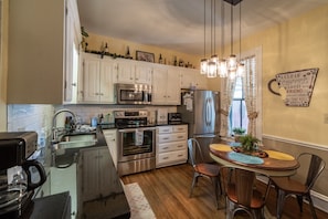 Fridge, microwave, oven, stovetop -  SPACIOUS HISTORIC DOWNTOWN LOFT!  BEST LOCATION IN THE HEART OF TOWN! (Hermann)