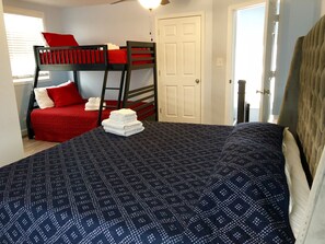 3 bedrooms, iron/ironing board, WiFi, bed sheets