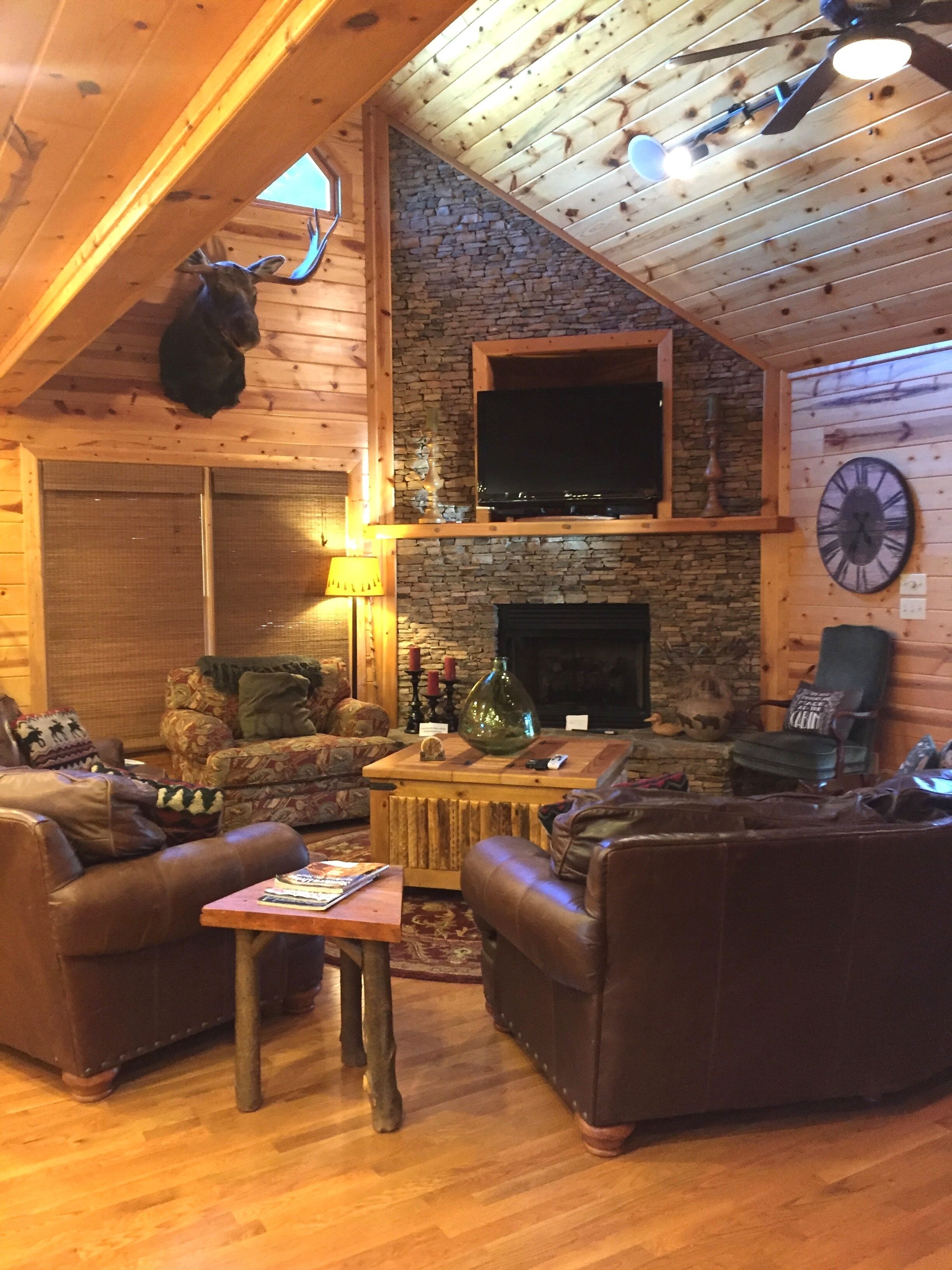 Toccoa River Cabin - Beautiful!  Fishing! Tubing! Hiking!