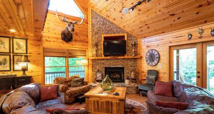 Toccoa River Cabin - Beautiful! Fishing! Tubing! Hiking!