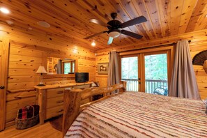 3 bedrooms, iron/ironing board, free WiFi, bed sheets - Toccoa River Cabin - Beautiful! Fishing! Tubing! Hiking! (Suches)